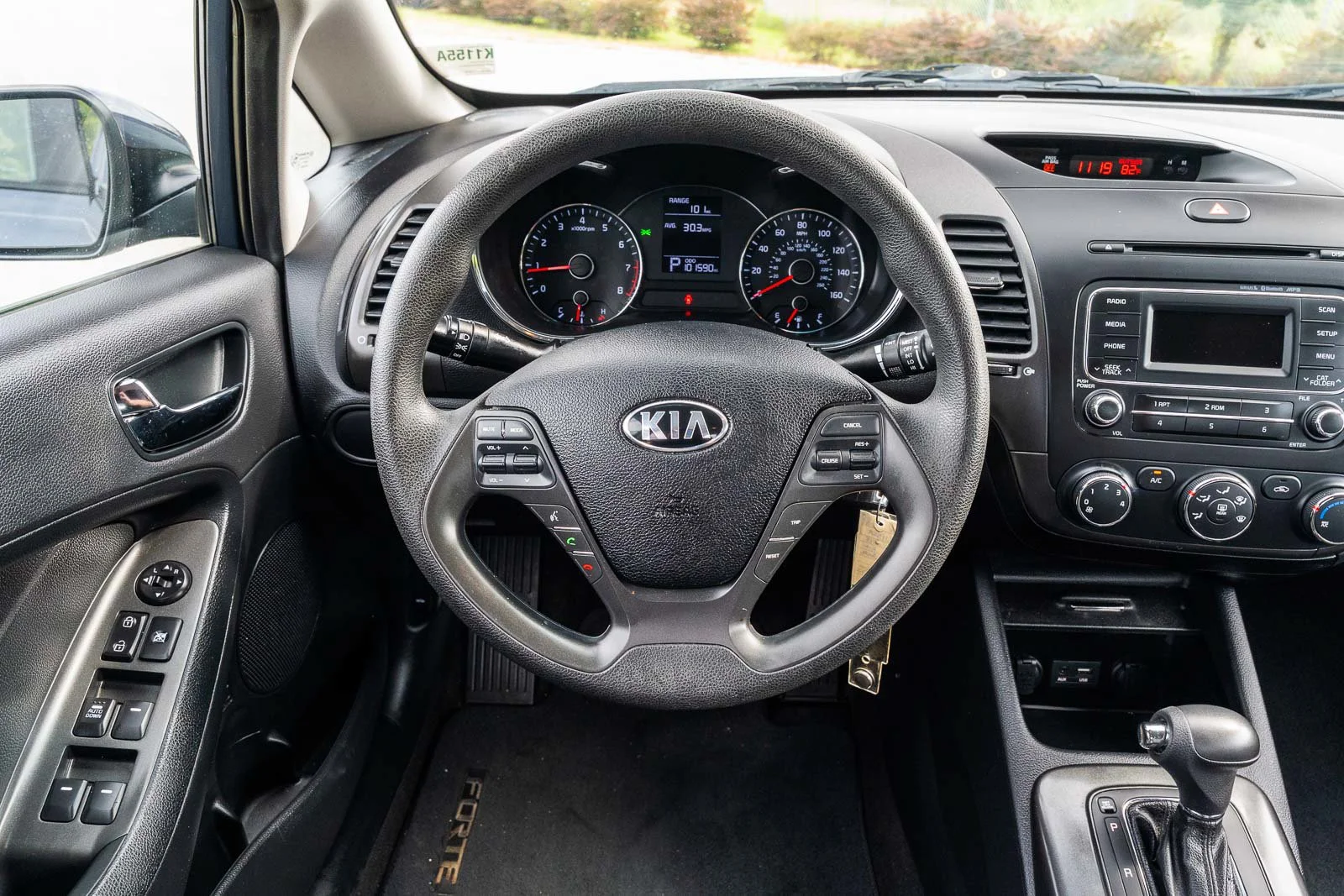 Used 2015  Kia LX image 20