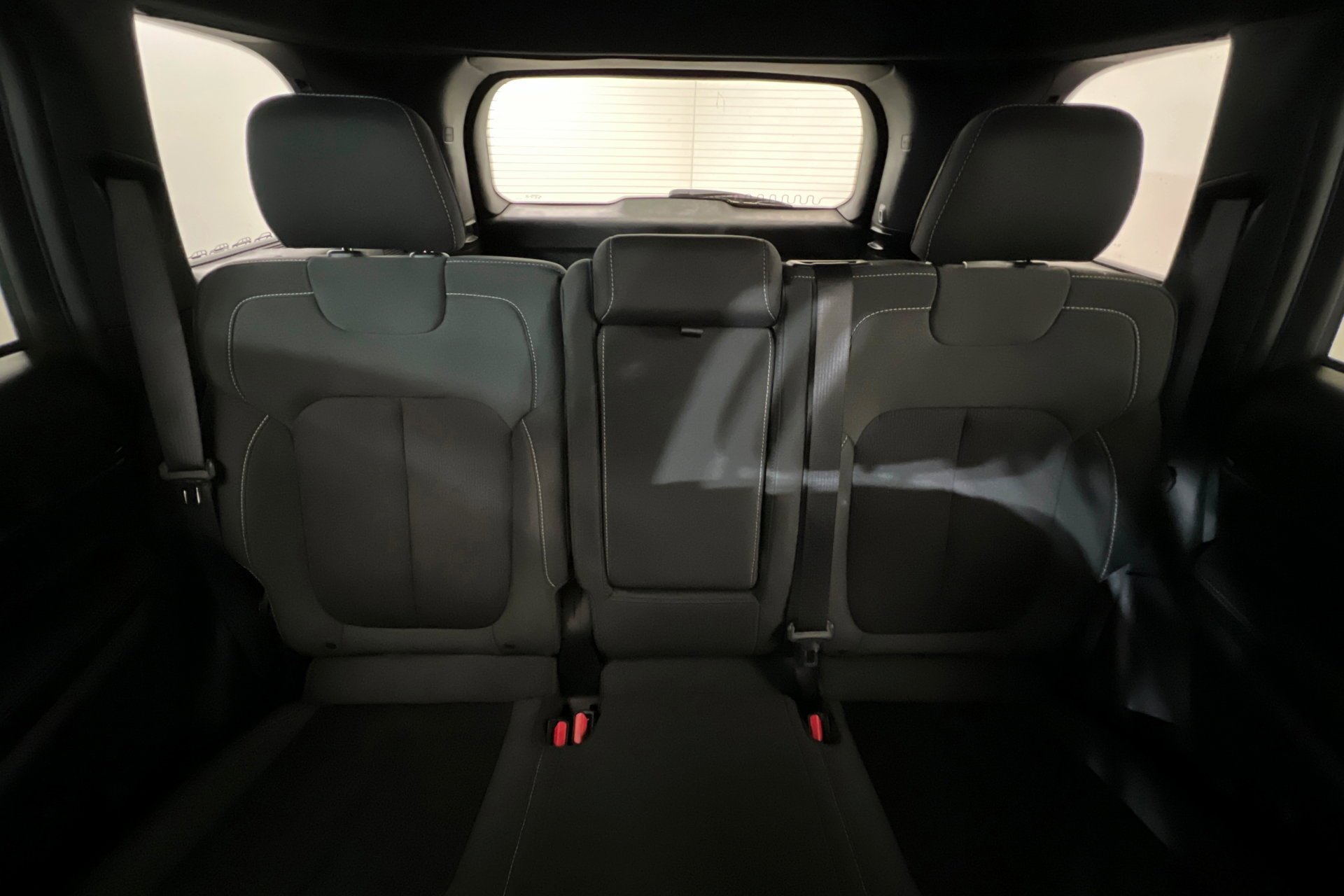 Used 2025 Diamond Black Crystal Pearlcoat Jeep Laredo X image 26