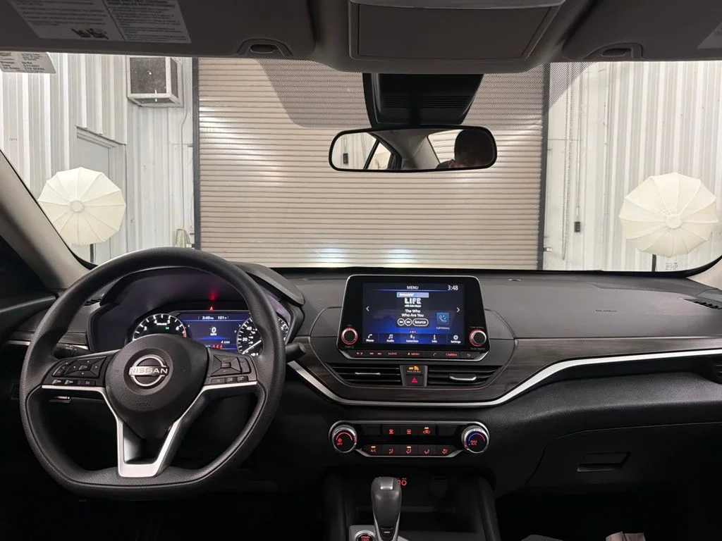 Used 2025 Gun Metallic Nissan 2.5 SV image 35