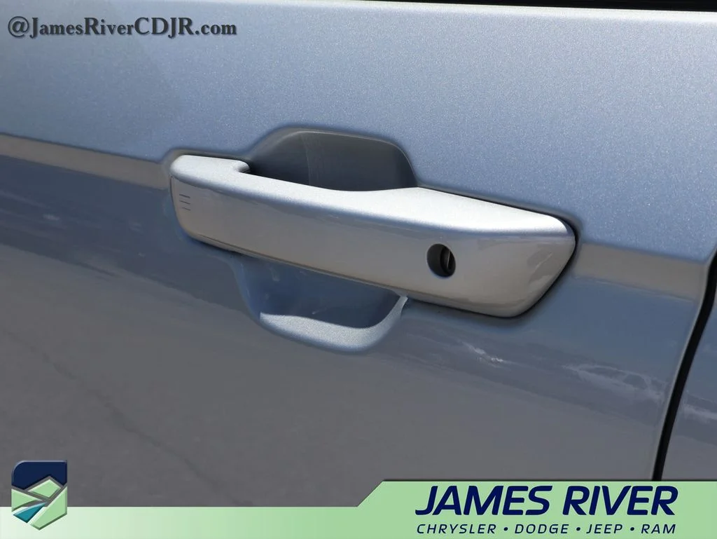 Used 2022 Silver Jeep 4xe image 20