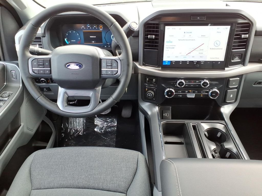 New 2026 Agate Black Metallic Ford XLT image 16