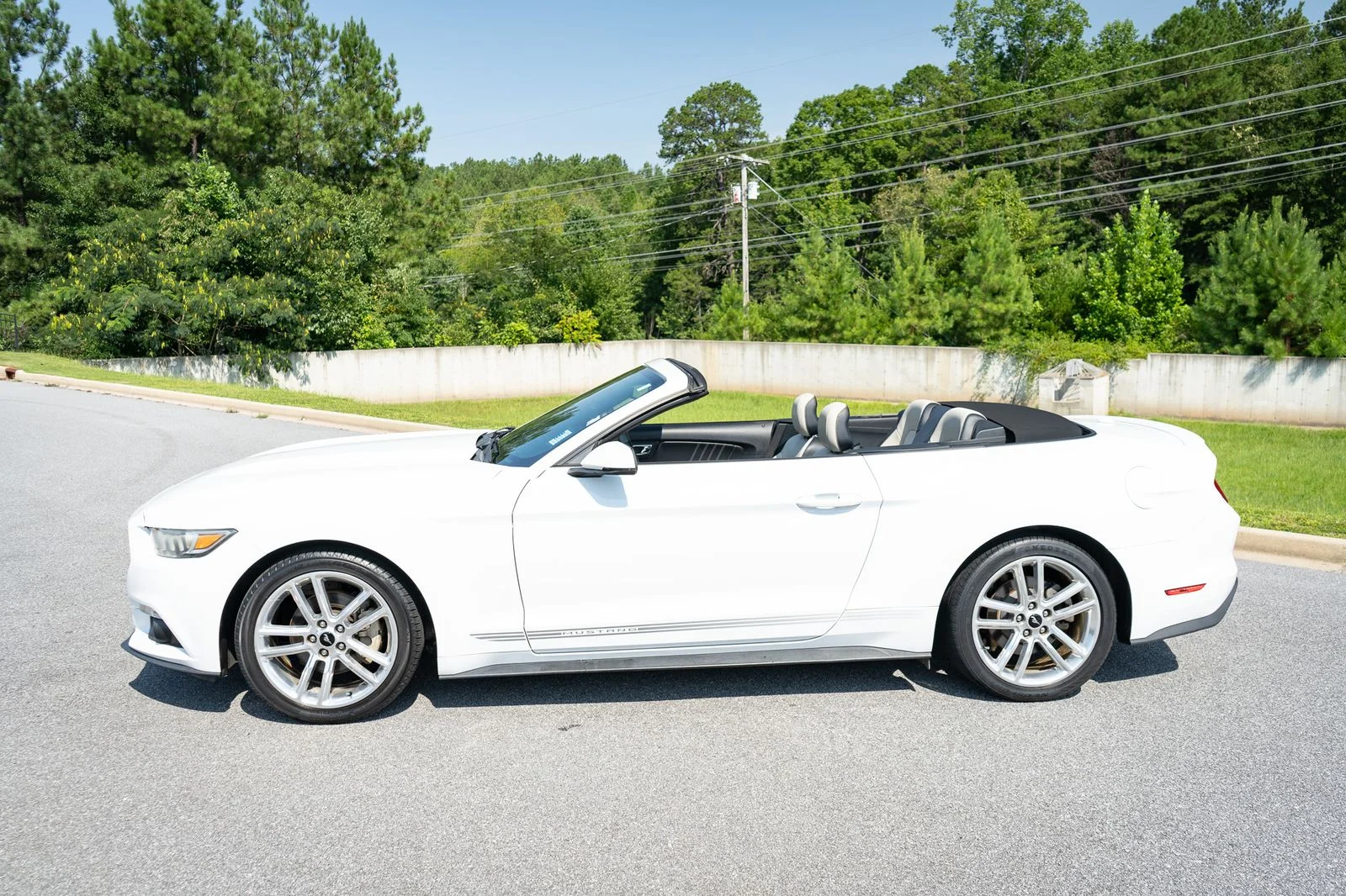 Used 2016 White Ford EcoBoost Premium image 5