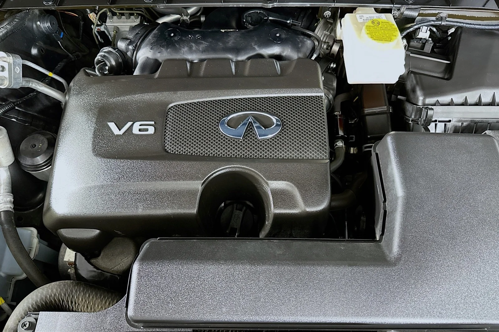 Used 2022 Graphite Shadow INFINITI LUXE image 14