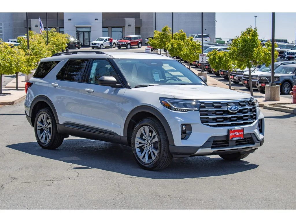 New 2026 SPACE WHITE METALLIC Ford Active w/200A Pkg image 2