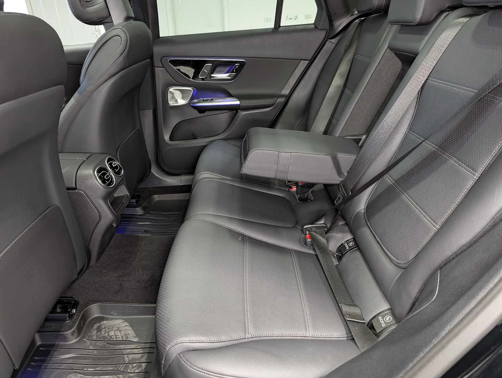 Used 2026 Black Mercedes-Benz GLC 300 image 25