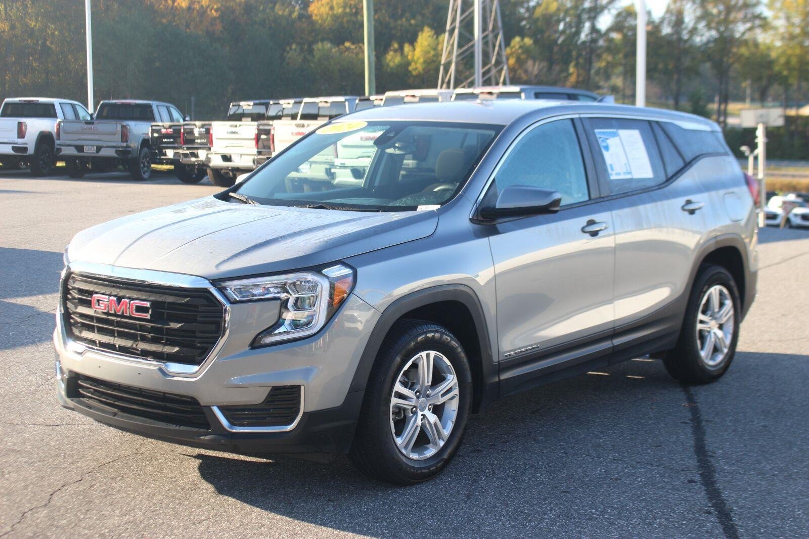 Used 2024 Sterling Metallic GMC SLE image 3
