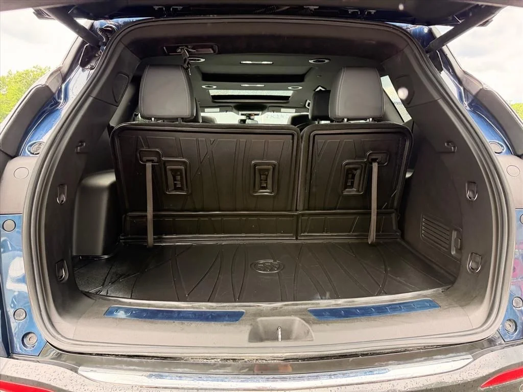 Used 2022 Blue Buick Essence image 30