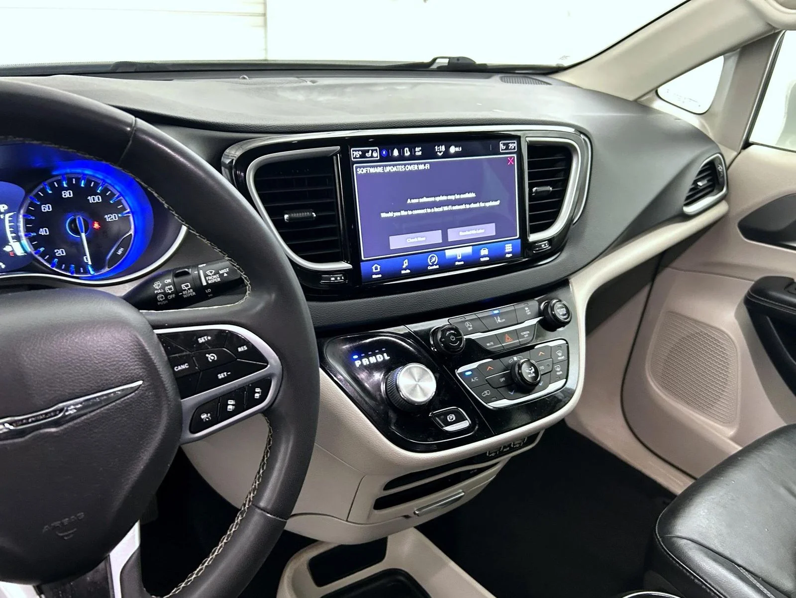 Used 2022 White Chrysler Touring L image 12