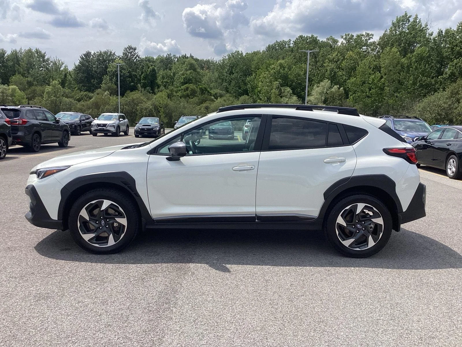 Used 2024 Crystal White Pearl Subaru Limited image 4