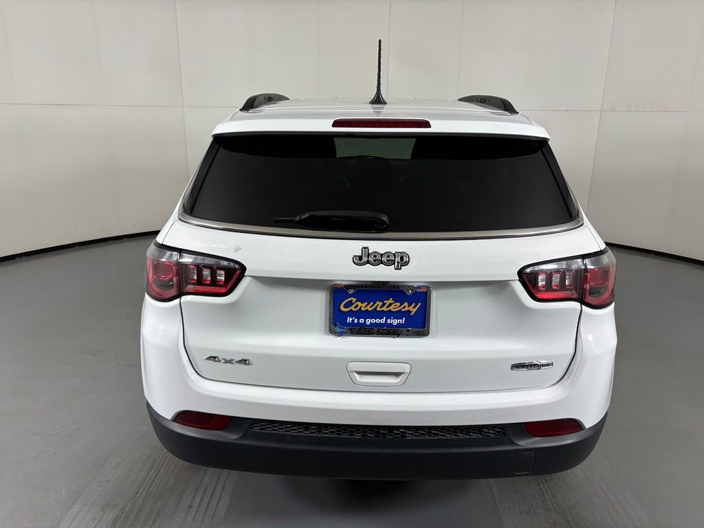 Used 2024 White Jeep Latitude image 6