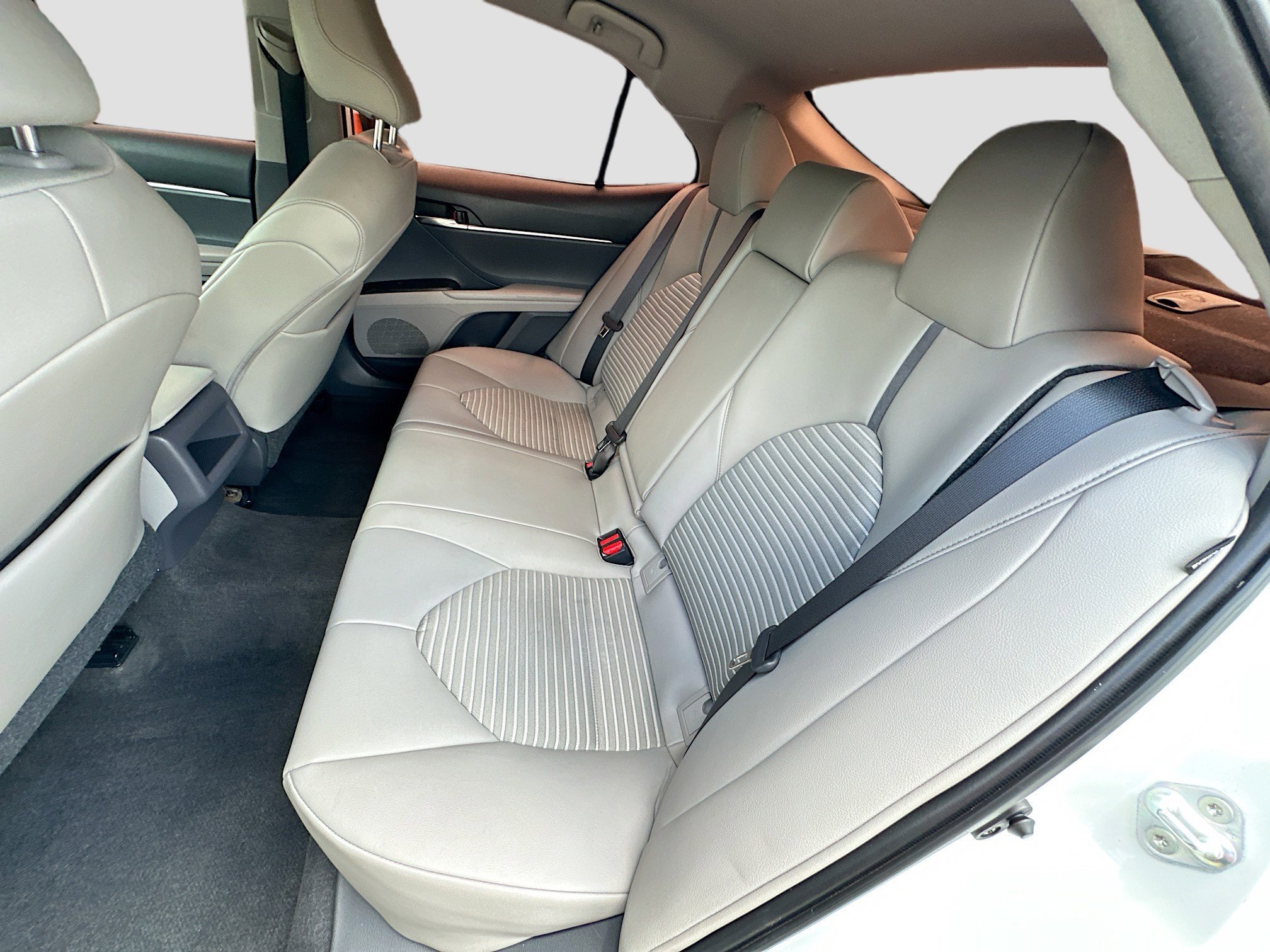 Used 2021 Super White Toyota SE image 18