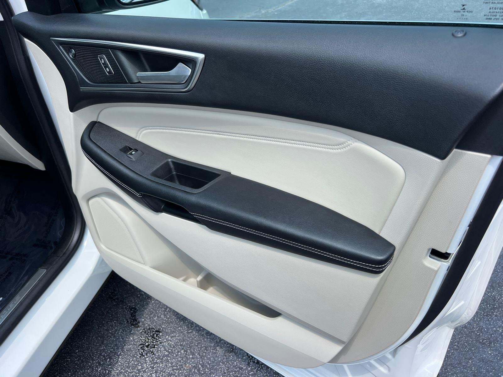 Used 2022 Star White Metallic Tri-Coat Ford Titanium image 14