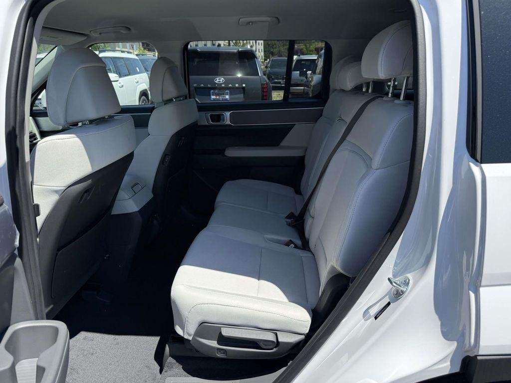 New 2026 White Hyundai SE image 14
