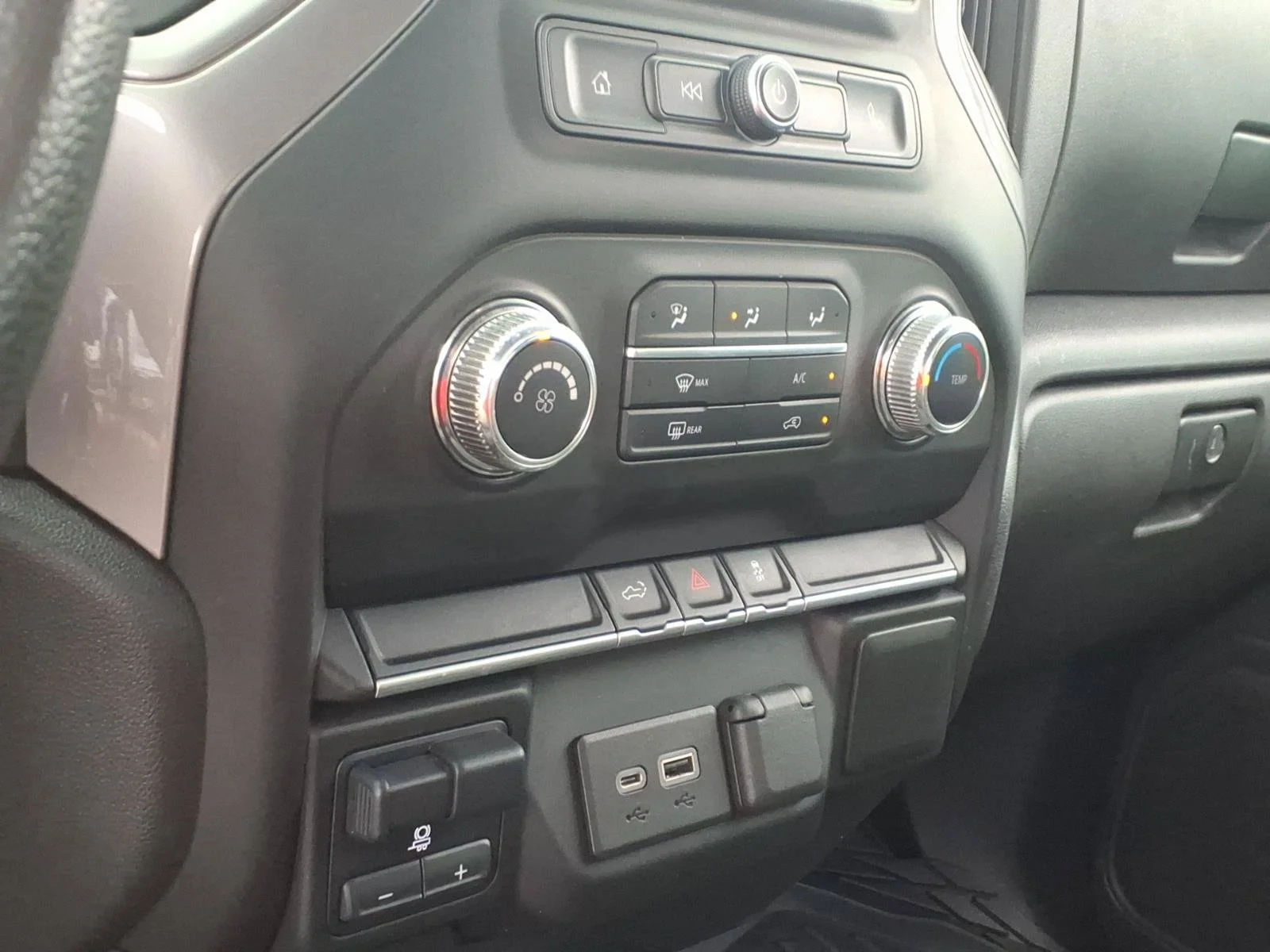 Used 2021 Summit White GMC Base image 13
