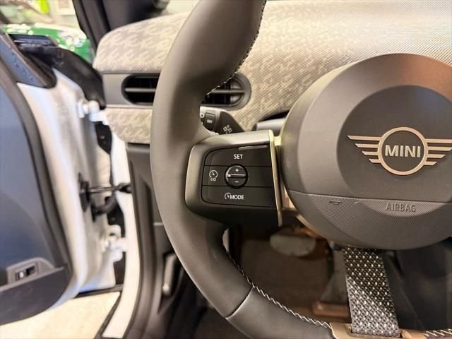 2026 MINI Convertible Base - Photo 13