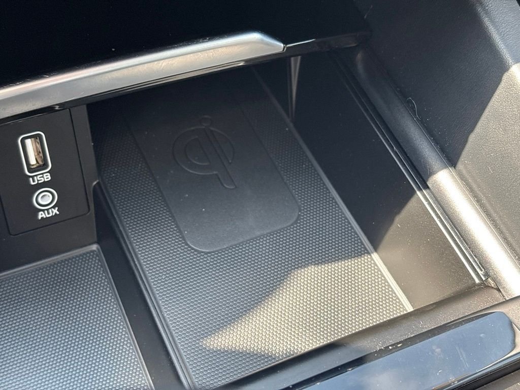 Used 2019 Gray Kia Technology image 38