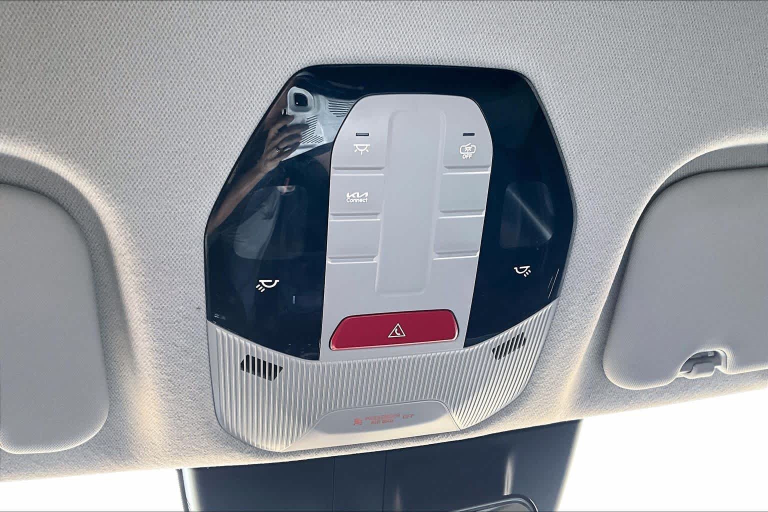2025 Kia K4 LXS - Photo 30