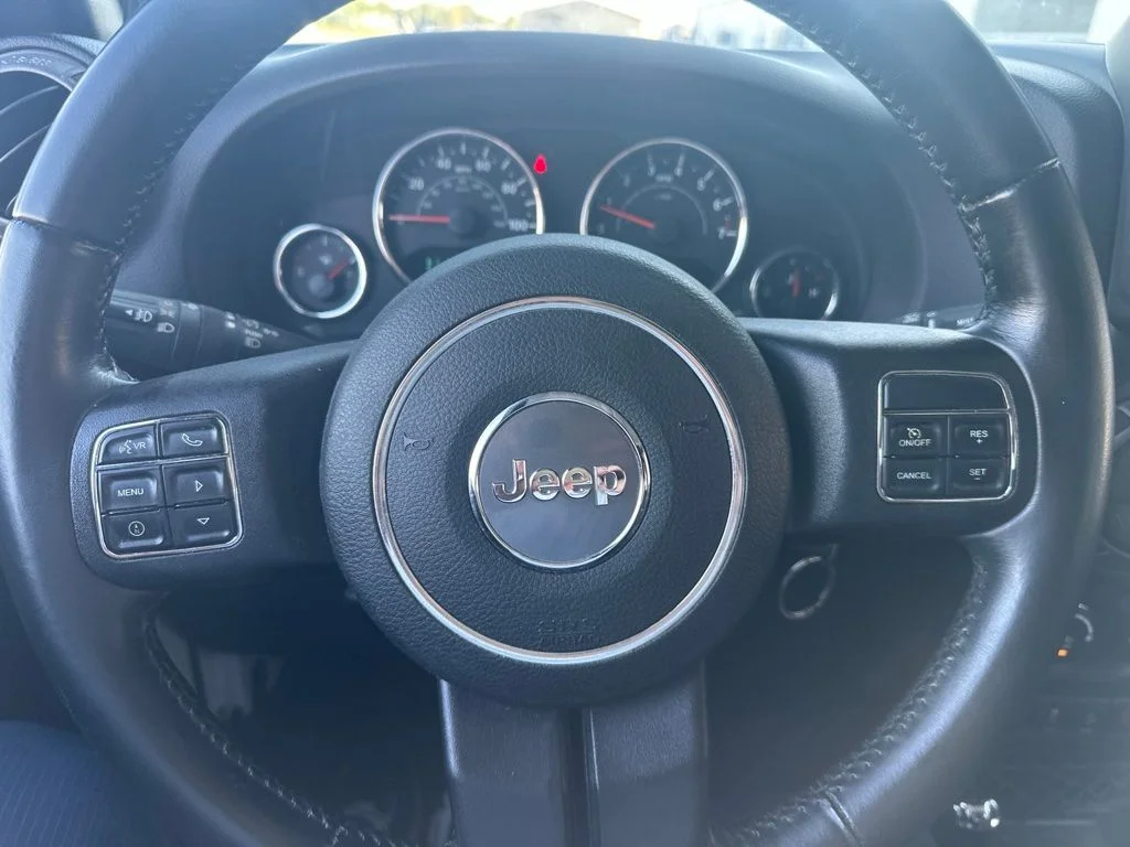 Used 2014 White Jeep Unlimited Sport image 10