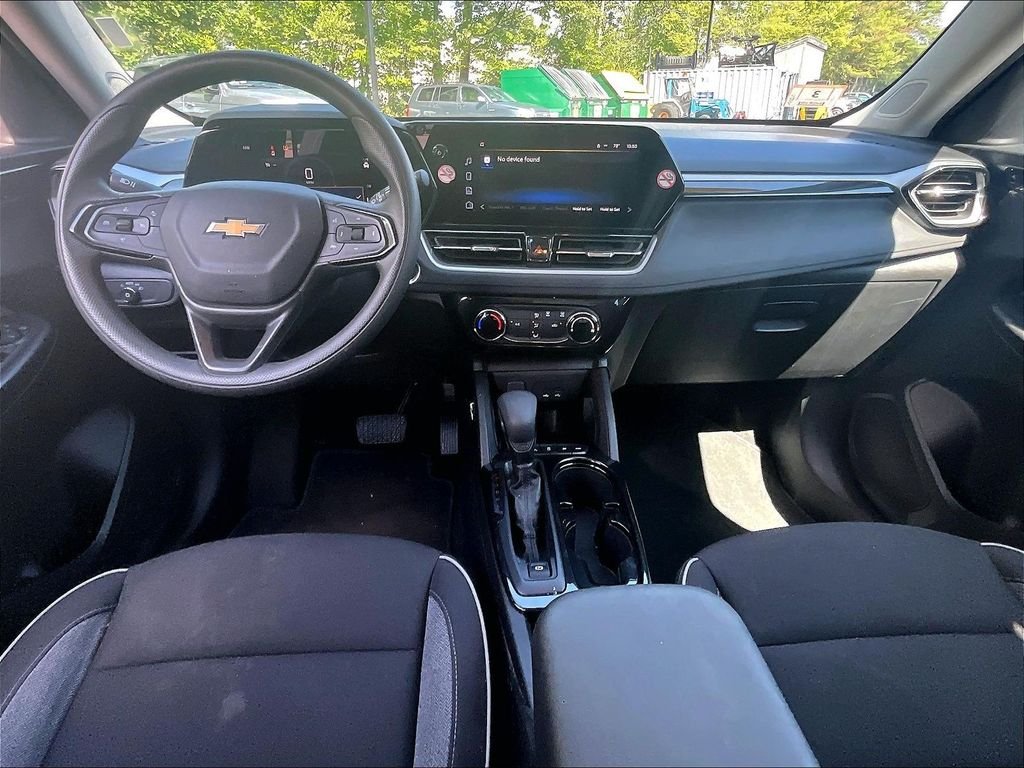 Used 2025 Summit White Chevrolet LT image 21