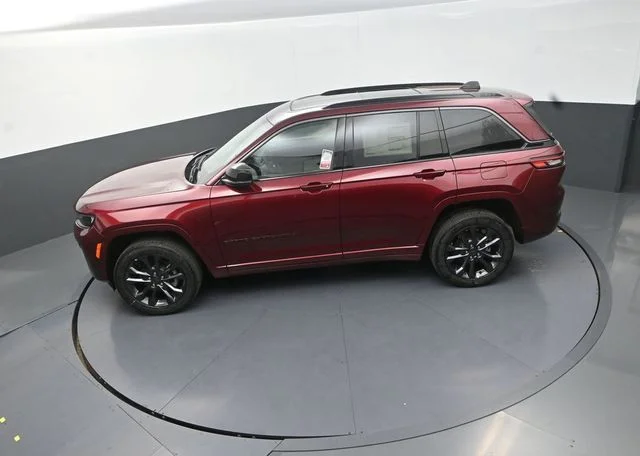 New 2026 Velvet Red Pearl-Coat Exterior Paint Jeep Limited Reserve image 14