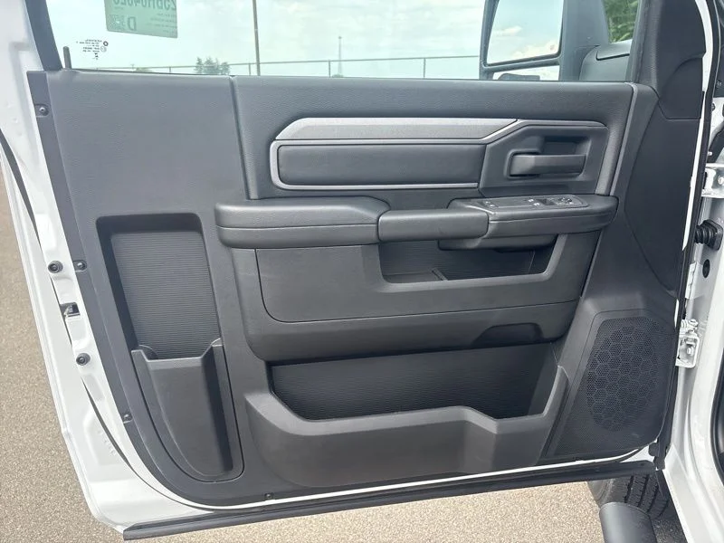2025 RAM 2500 Tradesman - Photo 11