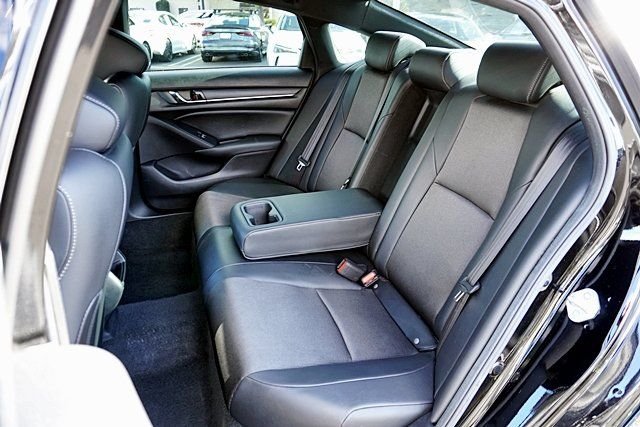 Used 2021  Honda Sport image 14