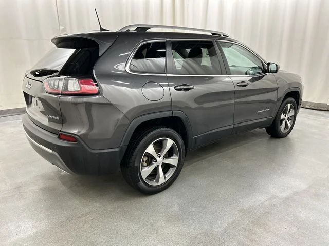 Used 2021 Gray Jeep Limited image 4