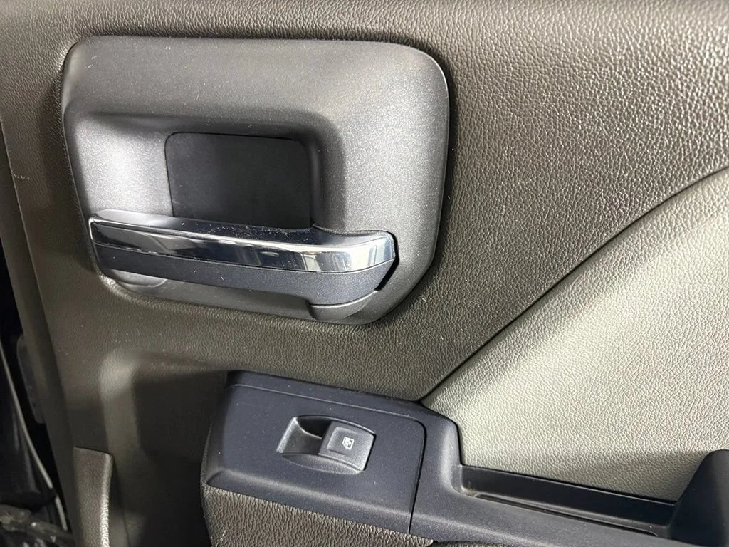 Used 2018 BLACK Chevrolet Custom image 20