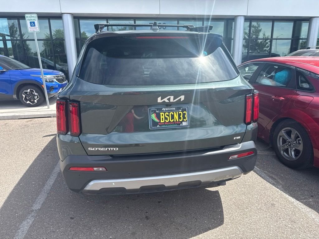 Used 2023 Green Kia X-Line SX Prestige image 16