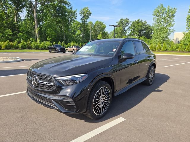 New 2026 Black Mercedes-Benz GLC300 image 7