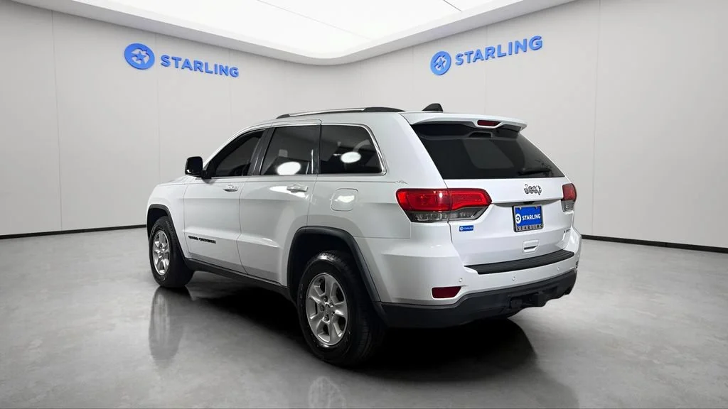 Used 2017 White Jeep Laredo image 6