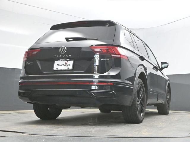 Used 2022 Black Volkswagen 2.0T SE R-Line Black image 30