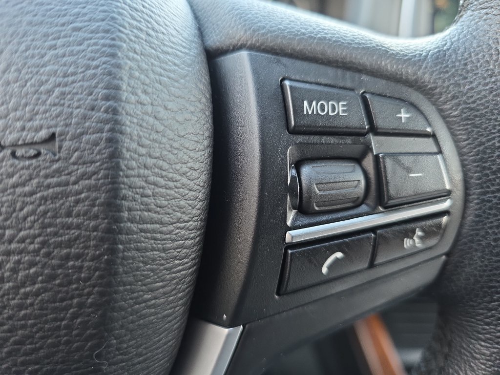 Used 2017 Black BMW xDrive28i image 21
