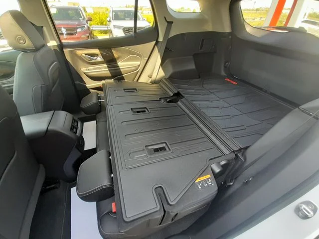Used 2023 White GMC Denali image 46