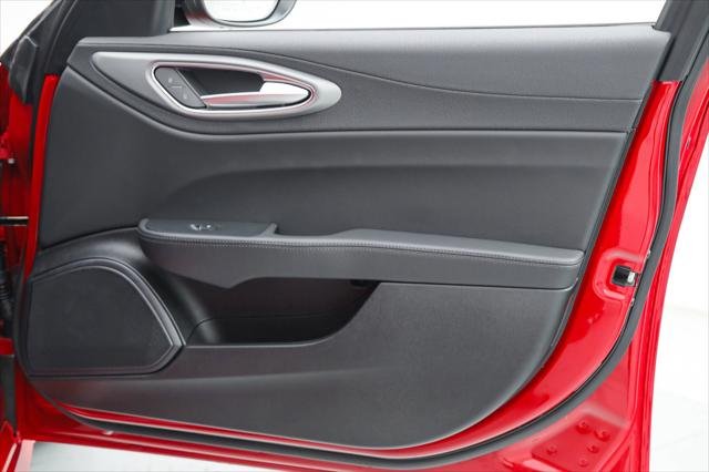 2025 Alfa Romeo Giulia Base - Photo 12