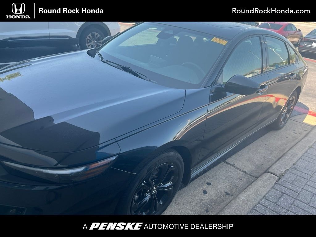 Certified Used 2025 Crystal Black Pearl Honda SE image 1