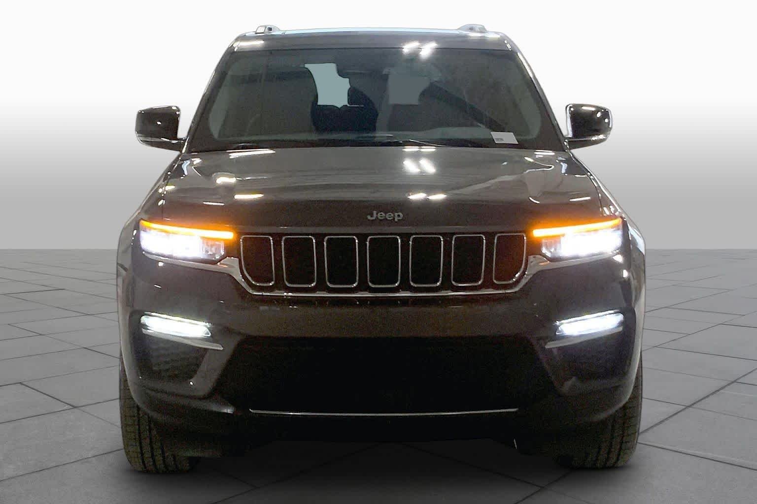 Used 2022 Baltic Gray Metallic Clearcoat Jeep  image 4
