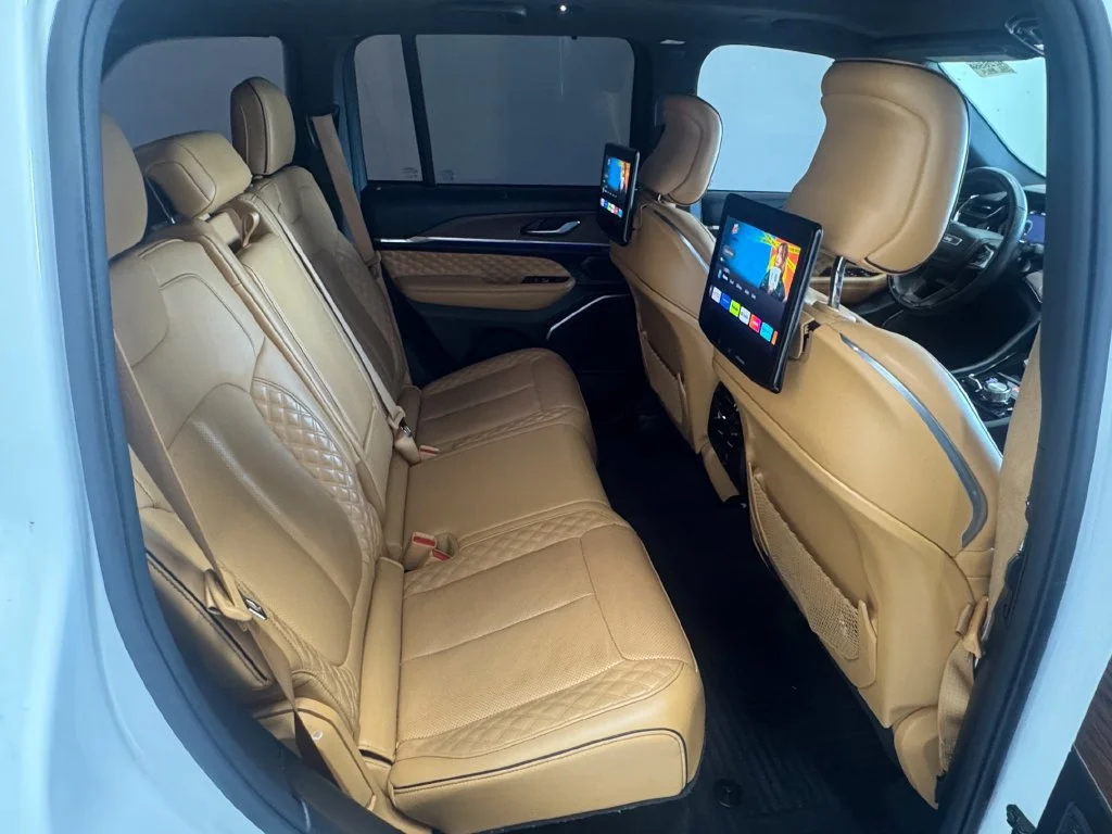 Used 2023 Bright White Clearcoat Jeep Summit image 27