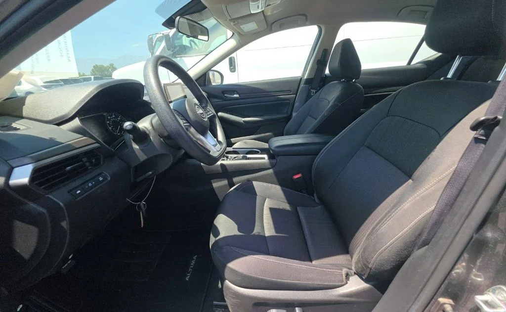 Used 2024 Gray Nissan 2.5 SV image 6