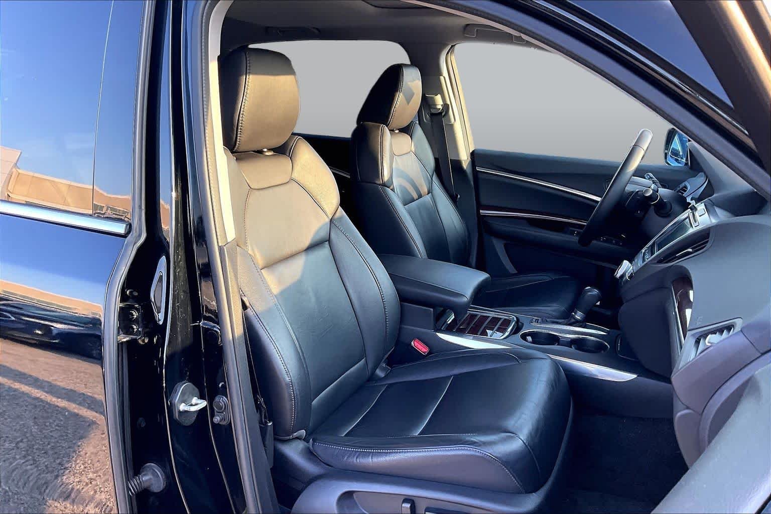 Used 2015 Crystal Black Pearl Acura  image 9
