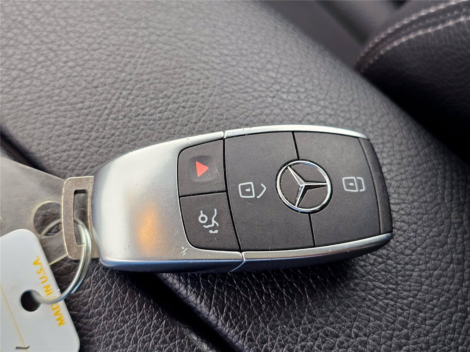 Used 2021 Graphite Grey Metallic Mercedes-Benz GLC 300 image 31