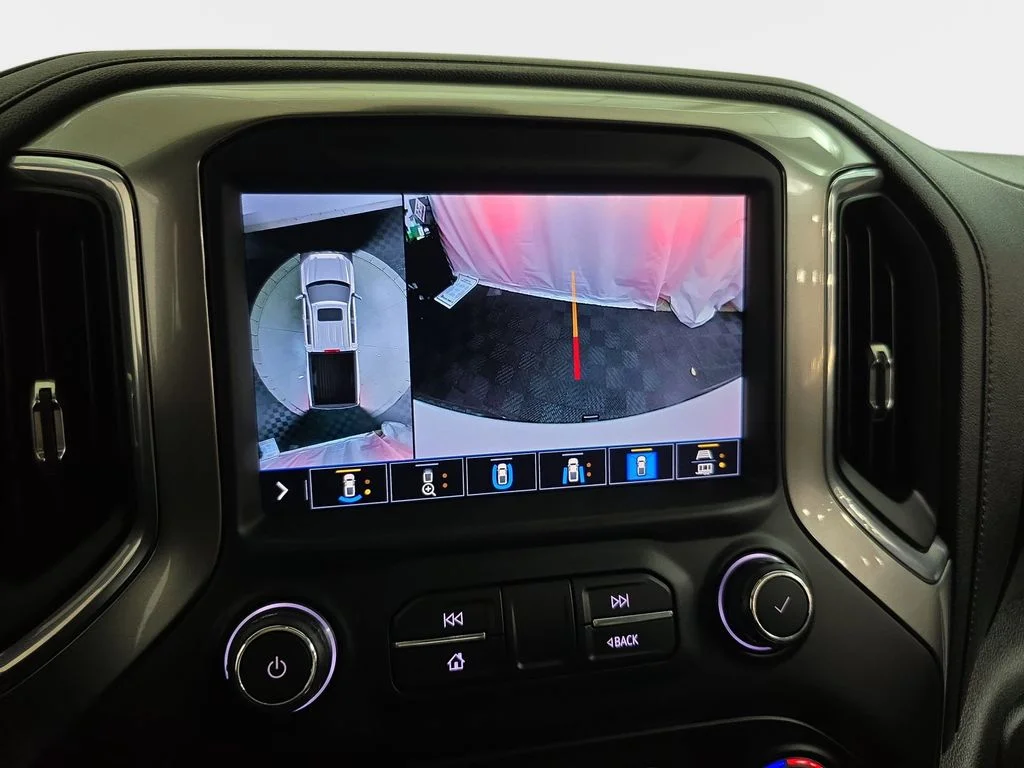 Used 2020 Iridescent Pearl Tricoat Chevrolet LTZ image 25