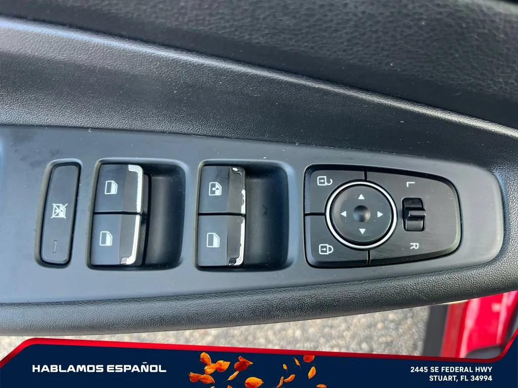 Used 2020 Red Hyundai SE image 13