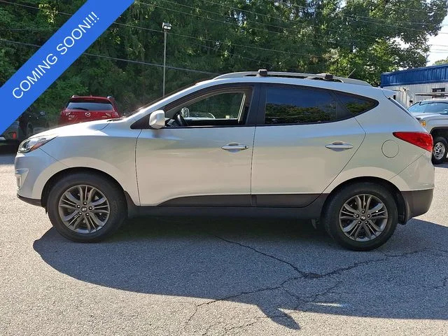 Used 2015 Silver Hyundai SE image 7