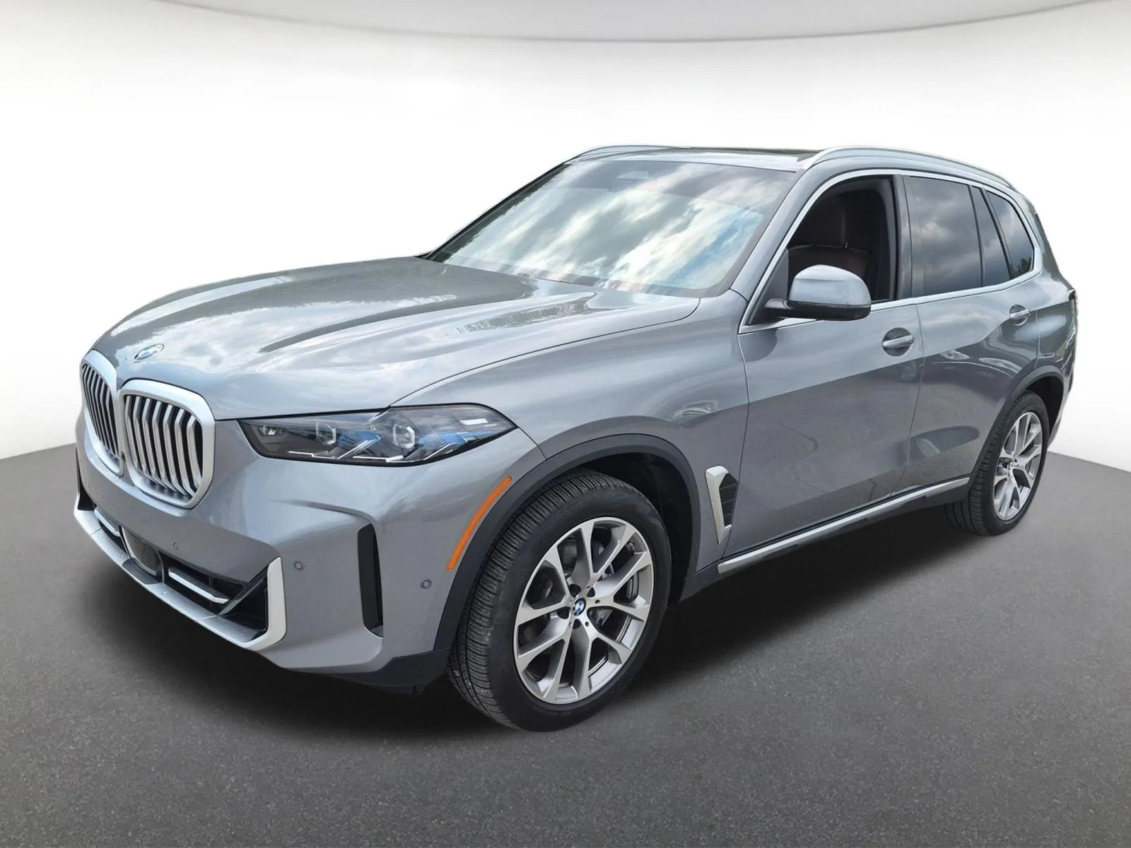 Certified Used 2025 Skyscraper Grey Metallic BMW xDrive40i image 1