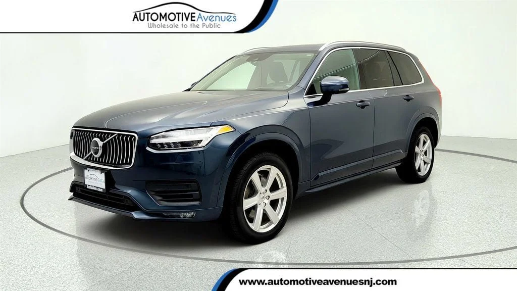 2020 Volvo XC90 T6 Momentum AWD's photo