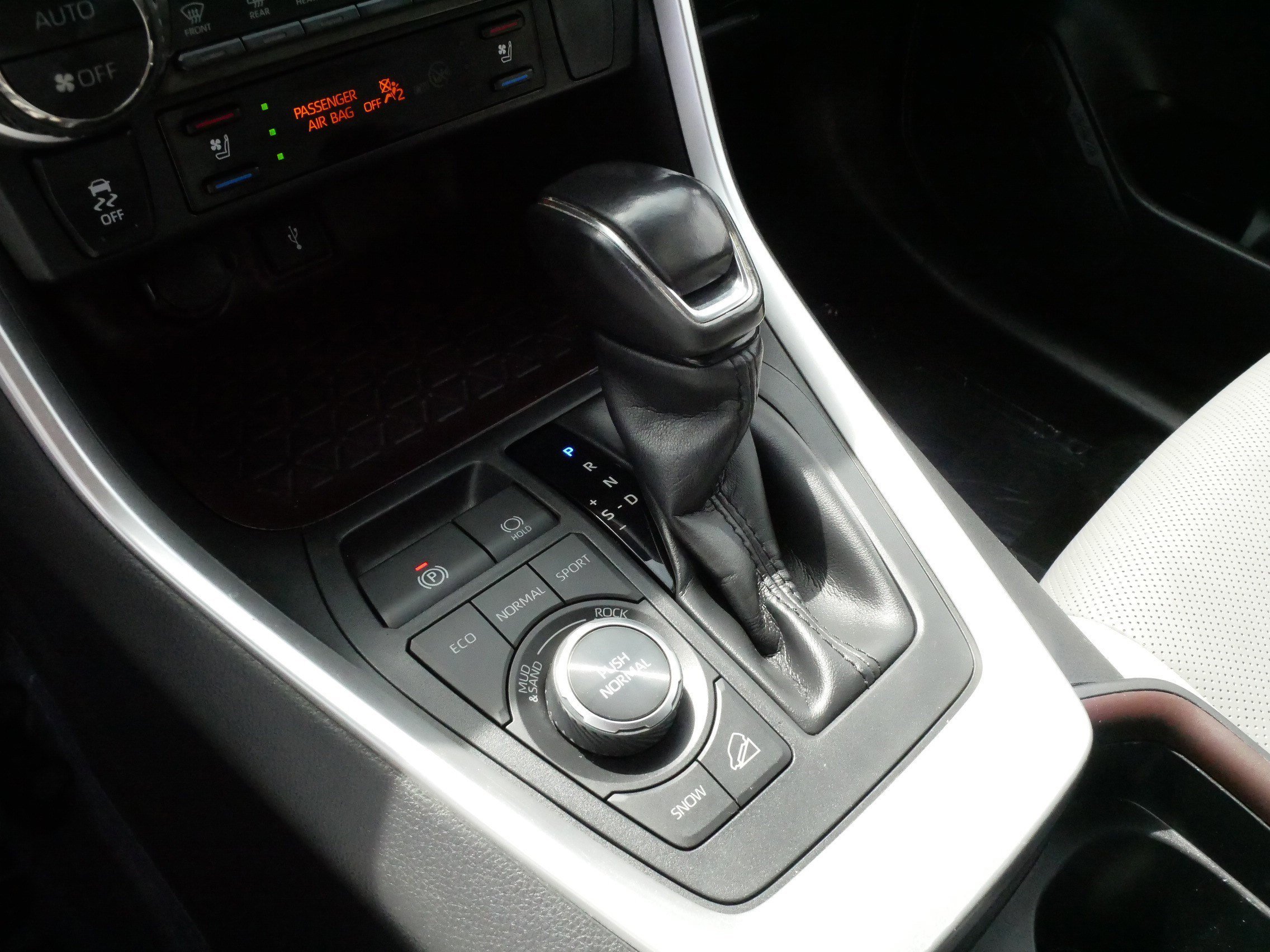 Certified Used 2020 BLIZZARD PEARL Toyota Limited image 24