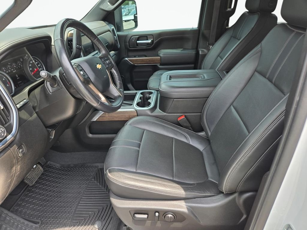 Used 2021 White Chevrolet High Country image 15