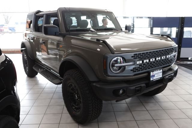 New 2026 Gray Ford Badlands image 3