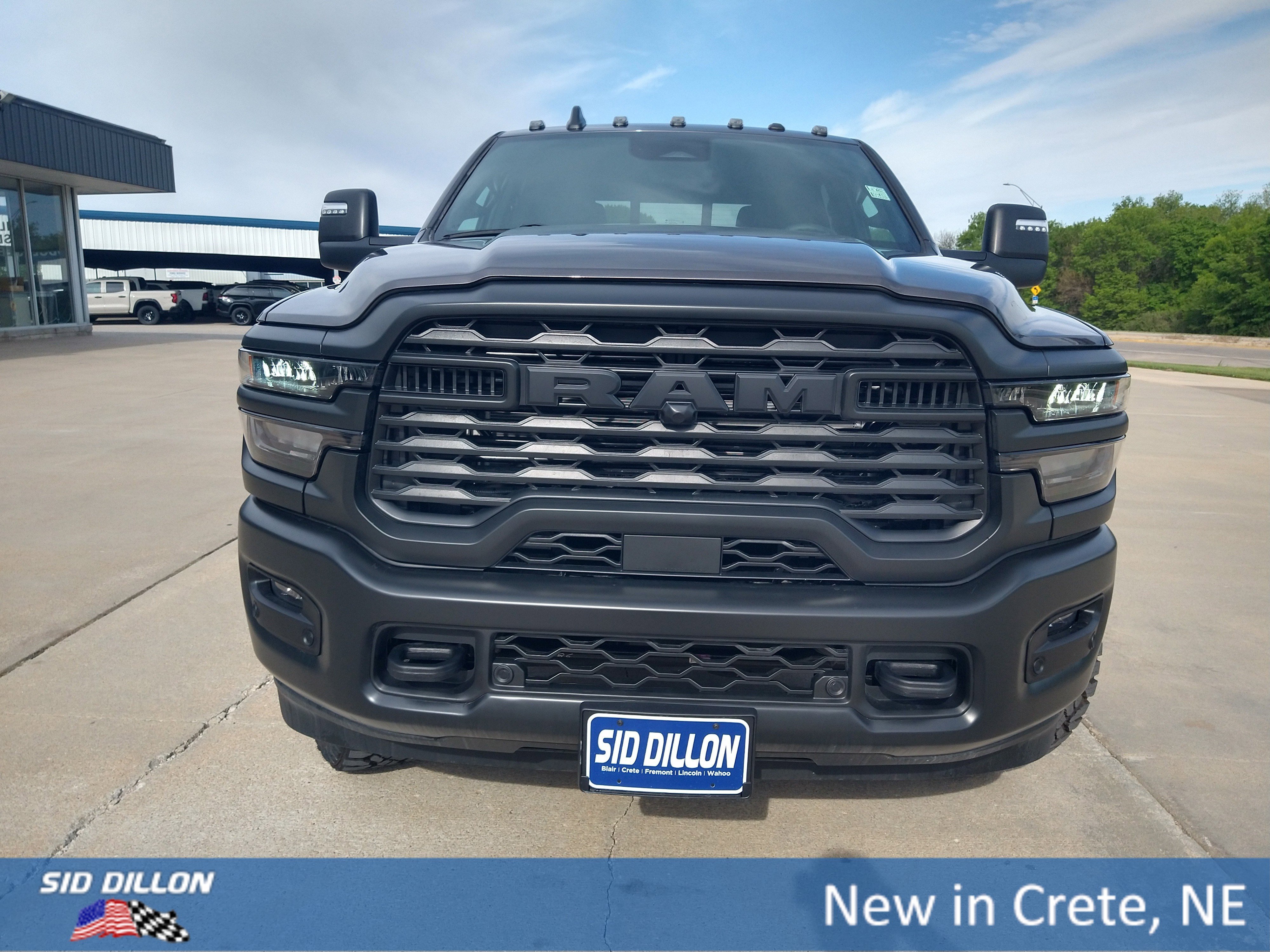 New 2026 Granite Crystal Metallic Clear-Coat Exterior Paint RAM Tradesman image 13